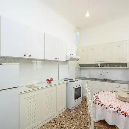 Апартаменты Despinas And Savvas House
