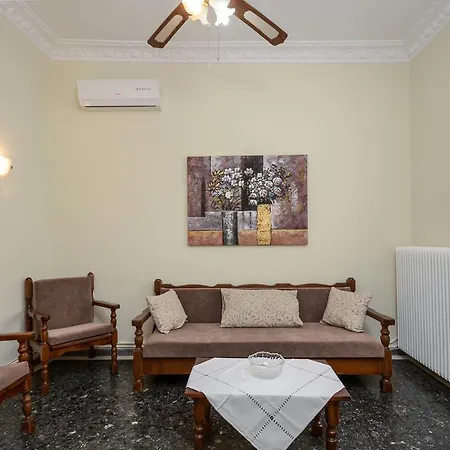 Апартаменты Despinas And Savvas House Naxos City